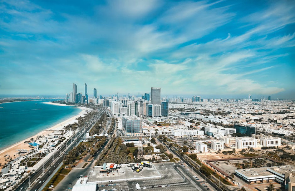 Denk je aan een vakantie naar Abu Dhabi? Dit is waarom je moet gaan!